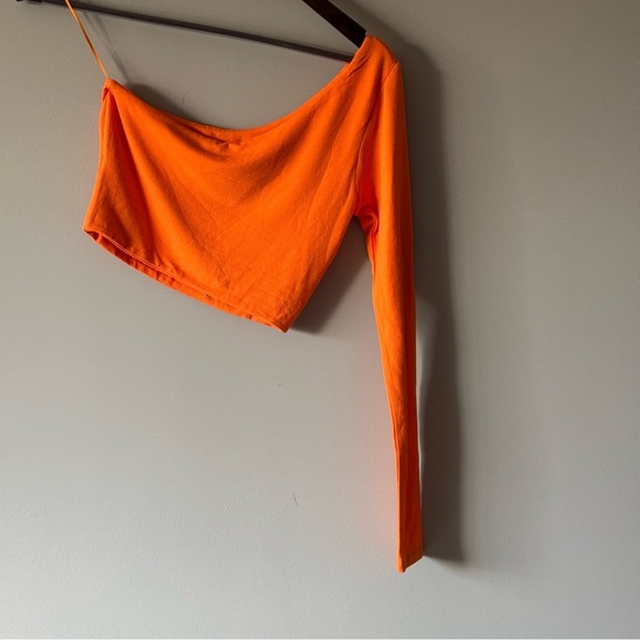 NAKED WARDROBE LONG SLEEVE ONE SHOULDER CROP TOP SIZE MEDIUM ORANGE - Picture 3 of 6